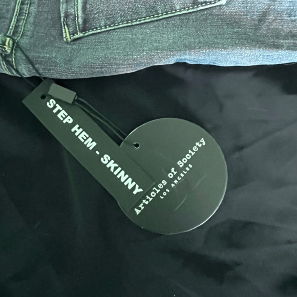 Articles of Society Skinny Jeans Ripped & Ragged Hem Size 26 NWT - Picture 11 of 11